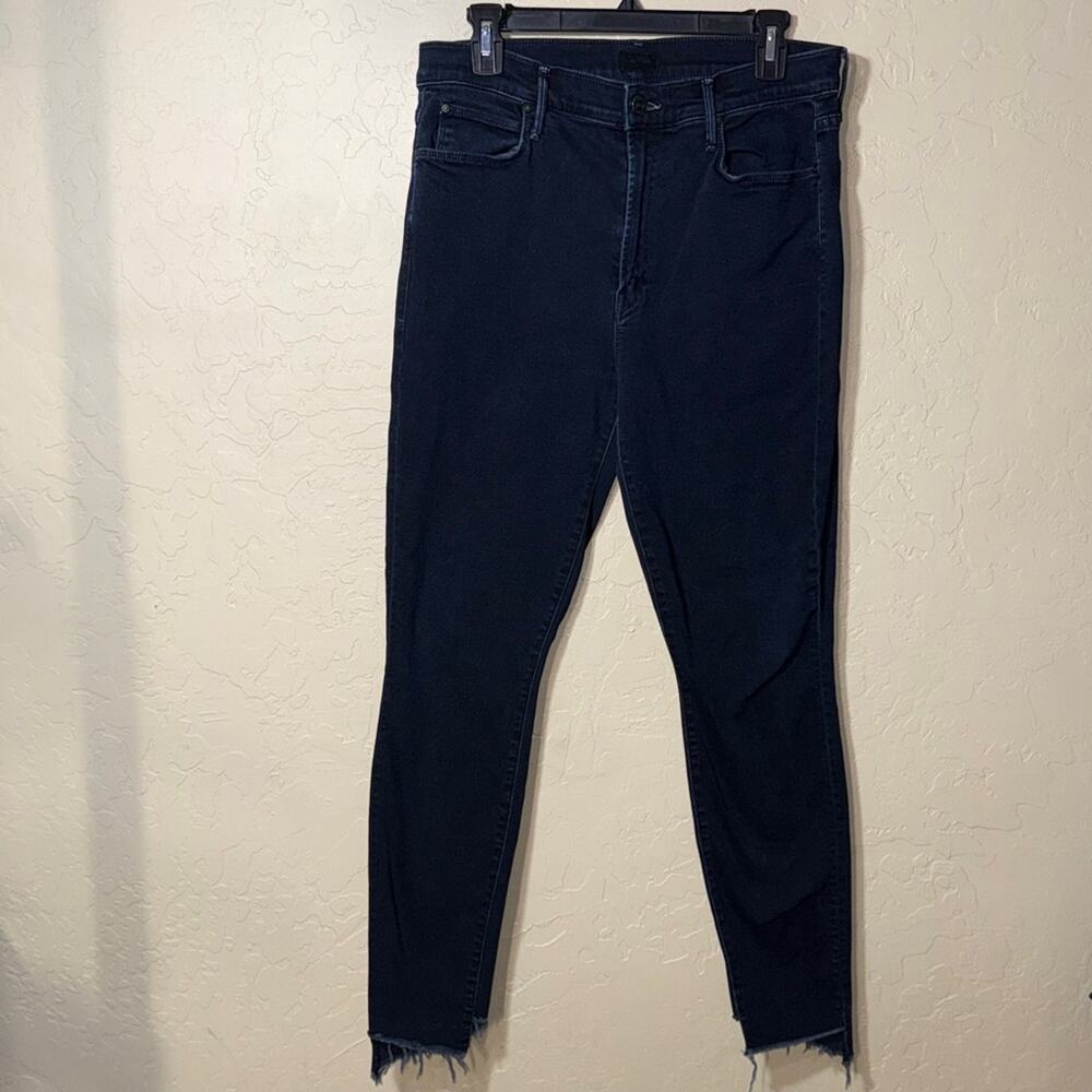 Mother denim the stunner zip two step fray size 31 in the color holding hands